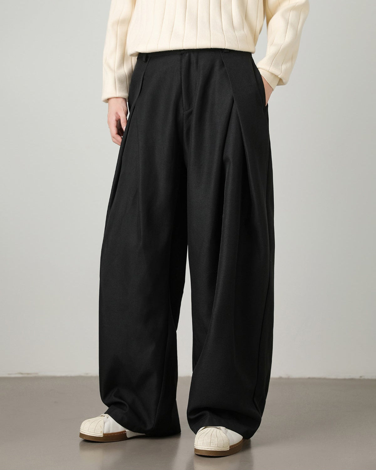 Pantaloni Larghi da uomo con Pinces Taglio Fluido | Rowan, immagine 10