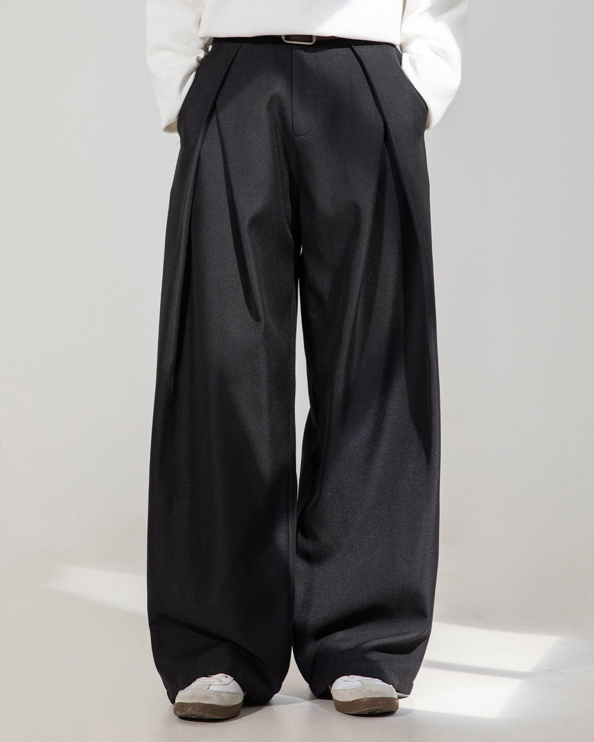 Pantaloni Larghi da uomo con Pinces Taglio Fluido | Rowan, immagine 9