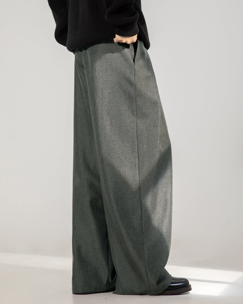 Pantaloni Larghi da uomo con Pinces Taglio Fluido | Rowan, immagine 6