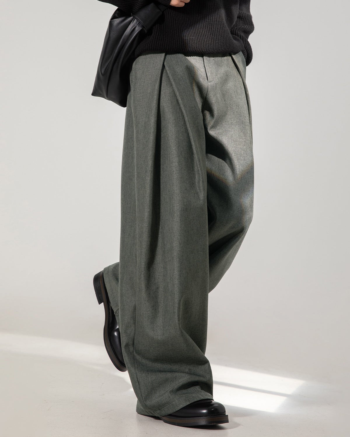 Pantaloni Larghi da uomo con Pinces Taglio Fluido | Rowan, immagine 5